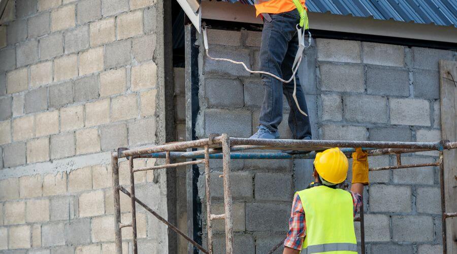 Expert Emergency Roof Repairs services in Arminto, WY